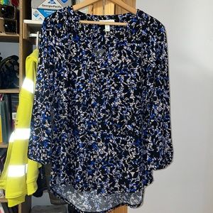 women's dana buchman v-neck blue and black floral patterned blouse / top